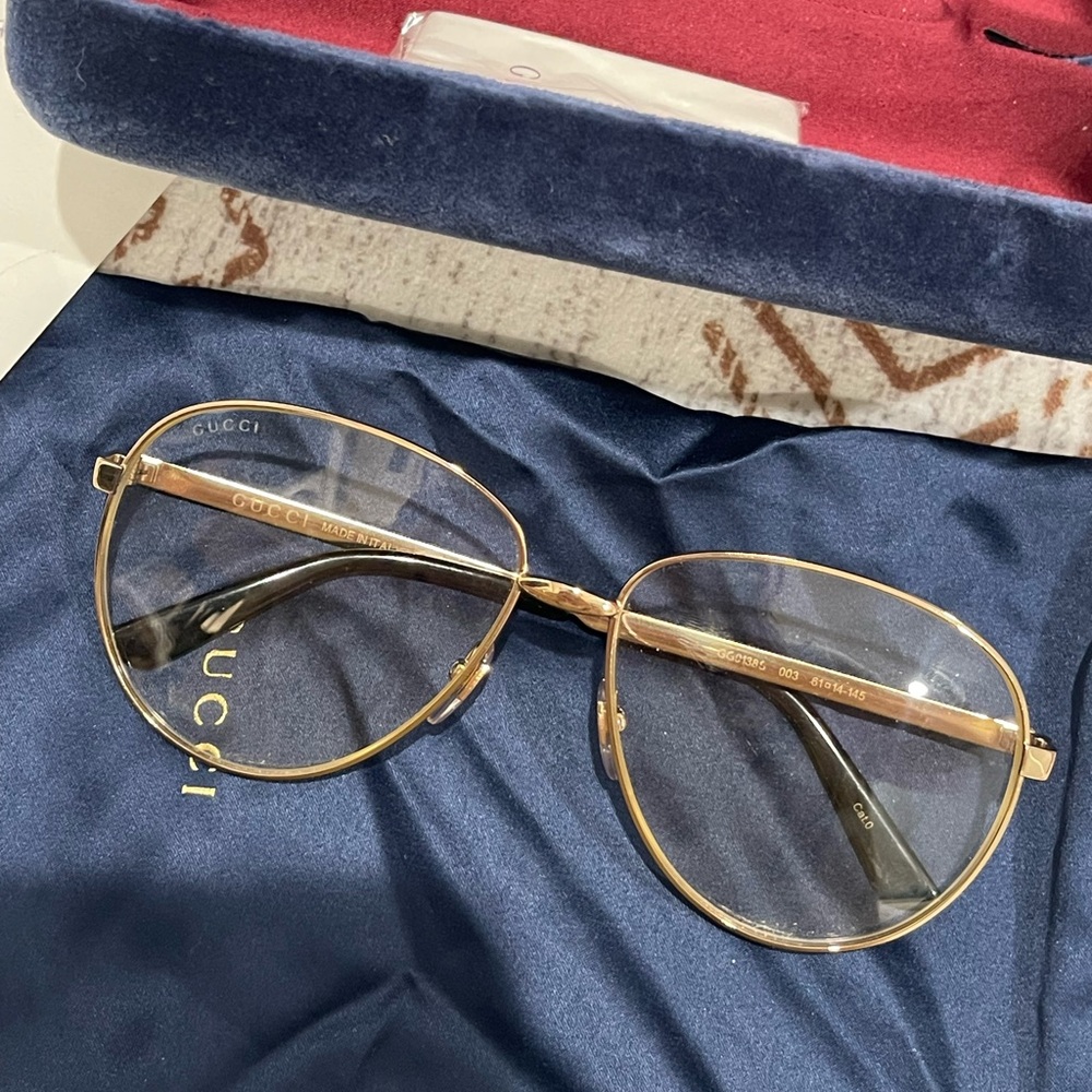 Gucci Gold Aviator Glasses with Blue Case - Picture 2 of 4